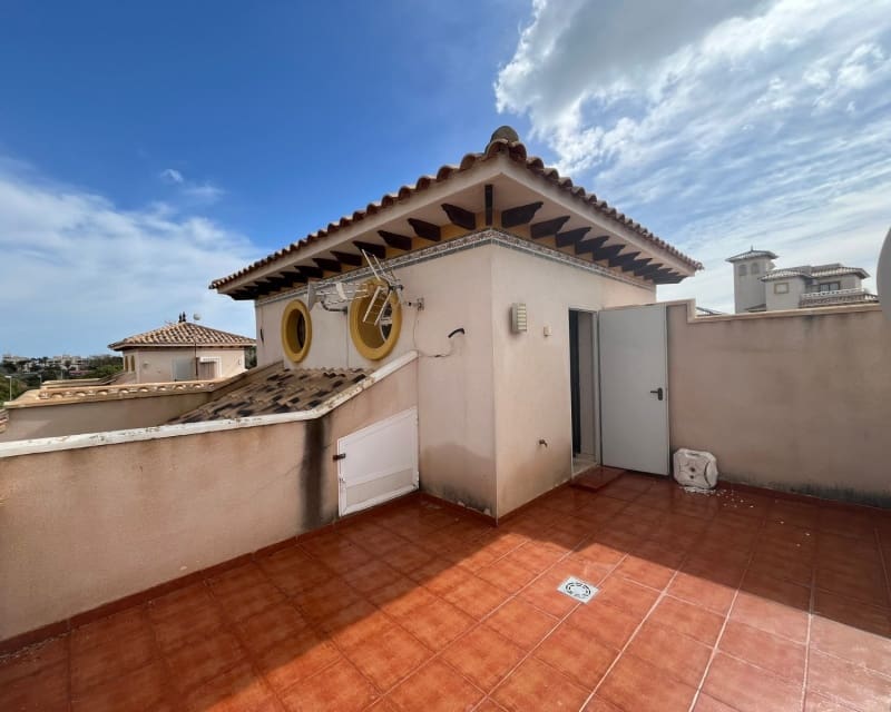 3 soveværelse Villa til salg i Cabo Roig med swimmingpool - € 205.000 (Ref: 9784386)