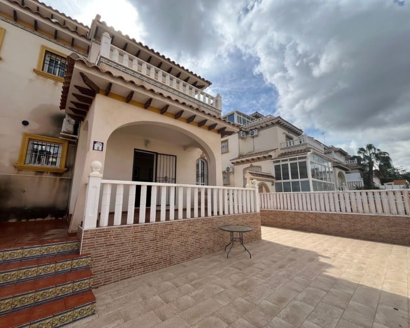 3 soveværelse Villa til salg i Cabo Roig med swimmingpool - € 205.000 (Ref: 9784386)