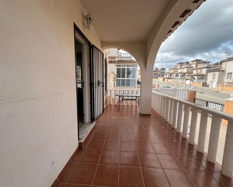 3 soveværelse Villa til salg i Cabo Roig med swimmingpool - € 205.000 (Ref: 9784386)