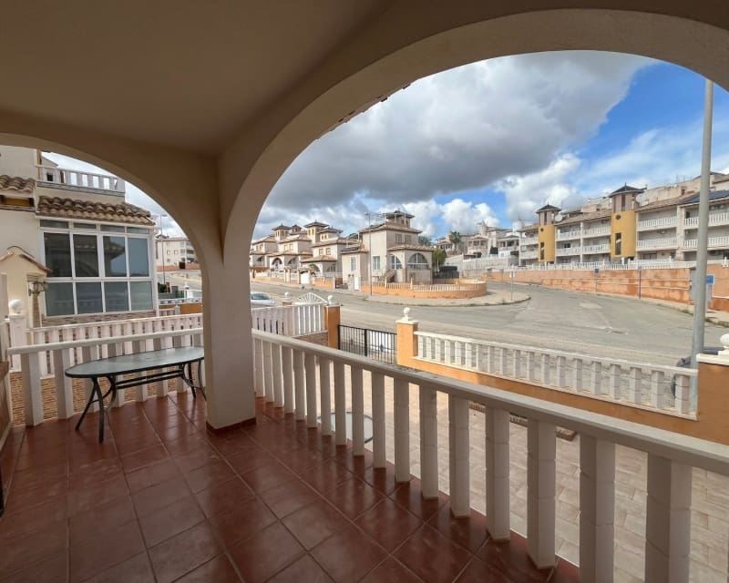 3 soveværelse Villa til salg i Cabo Roig med swimmingpool - € 205.000 (Ref: 9784386)