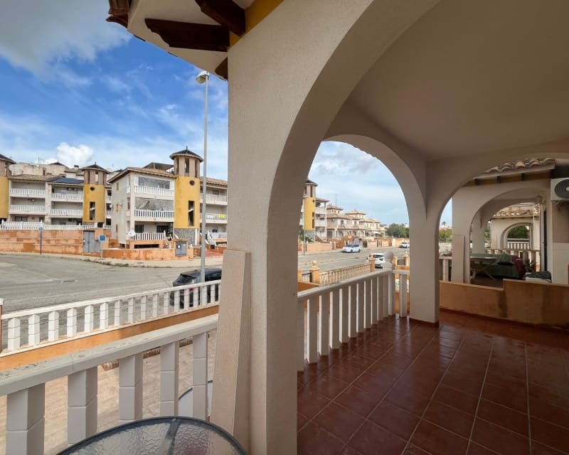 3 soveværelse Villa til salg i Cabo Roig med swimmingpool - € 205.000 (Ref: 9784386)