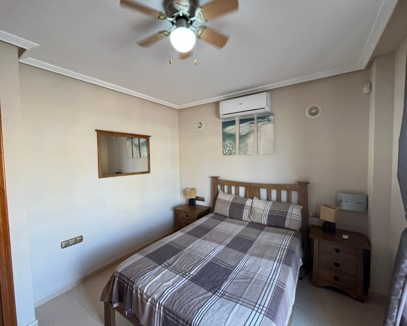 3 soveværelse Villa til salg i Cabo Roig med swimmingpool - € 205.000 (Ref: 9784386)