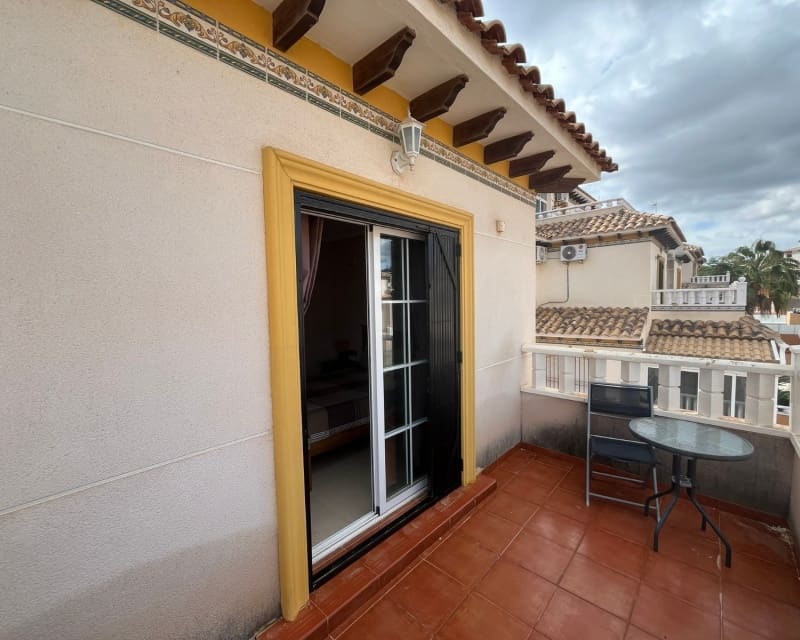 3 soveværelse Villa til salg i Cabo Roig med swimmingpool - € 205.000 (Ref: 9784386)