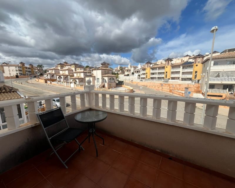 3 soveværelse Villa til salg i Cabo Roig med swimmingpool - € 205.000 (Ref: 9784386)