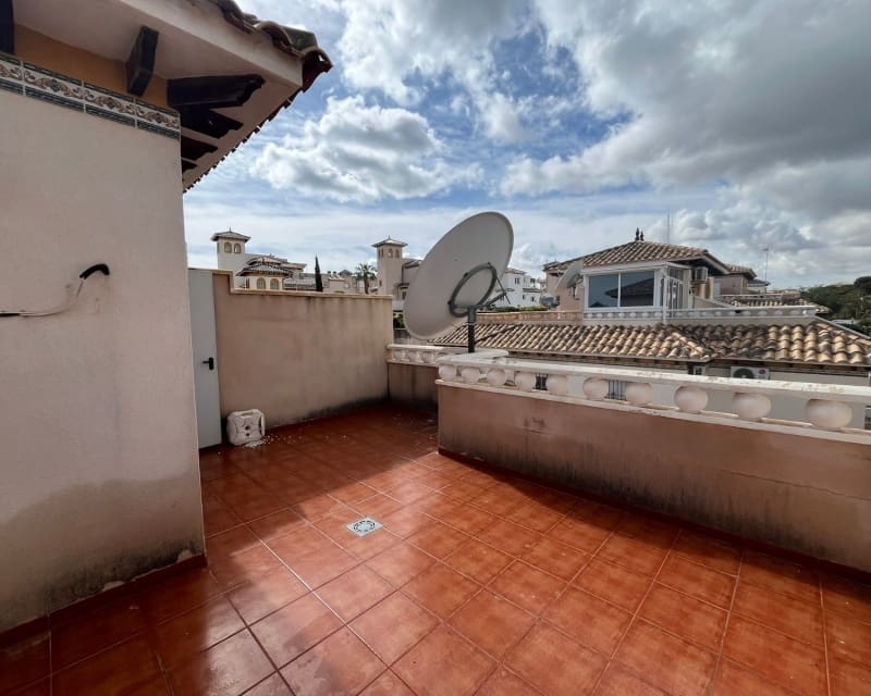 3 soveværelse Villa til salg i Cabo Roig med swimmingpool - € 205.000 (Ref: 9784386)