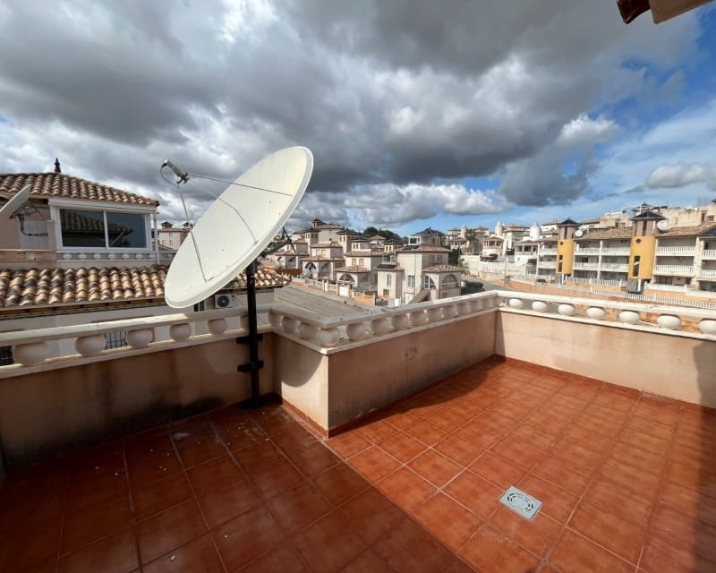 3 soveværelse Villa til salg i Cabo Roig med swimmingpool - € 205.000 (Ref: 9784386)