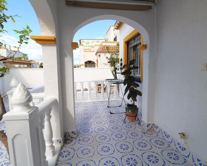 3 bedroom Villa for sale in Torrevieja with pool - € 228,000 (Ref: 9784389)
