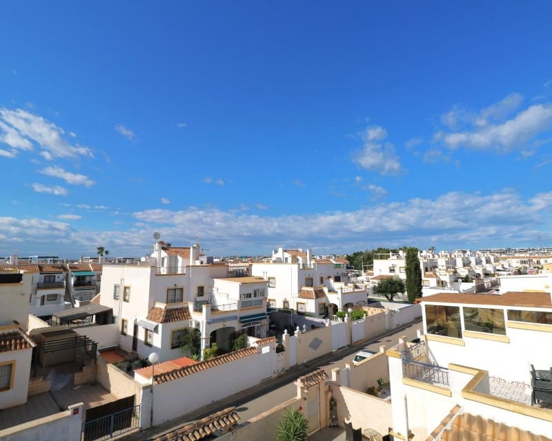 3 bedroom Villa for sale in Torrevieja with pool - € 228,000 (Ref: 9784389)