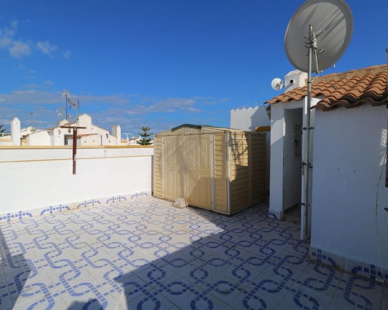 3 bedroom Villa for sale in Torrevieja with pool - € 228,000 (Ref: 9784389)