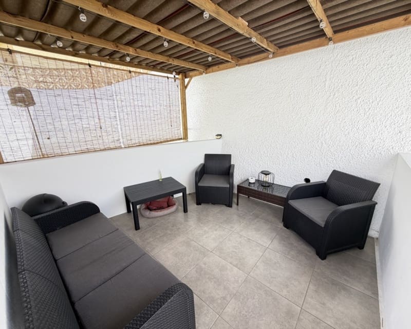 Casa de 2 habitaciones en Villamartin en venta - 219.995 € (Ref: 9802567)