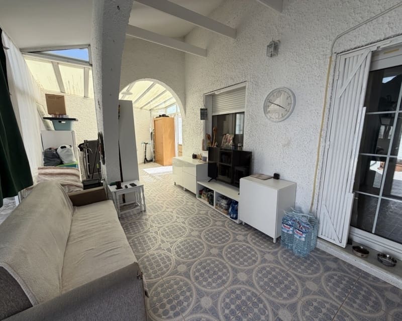 Casa de 2 habitaciones en Villamartin en venta - 219.995 € (Ref: 9802567)