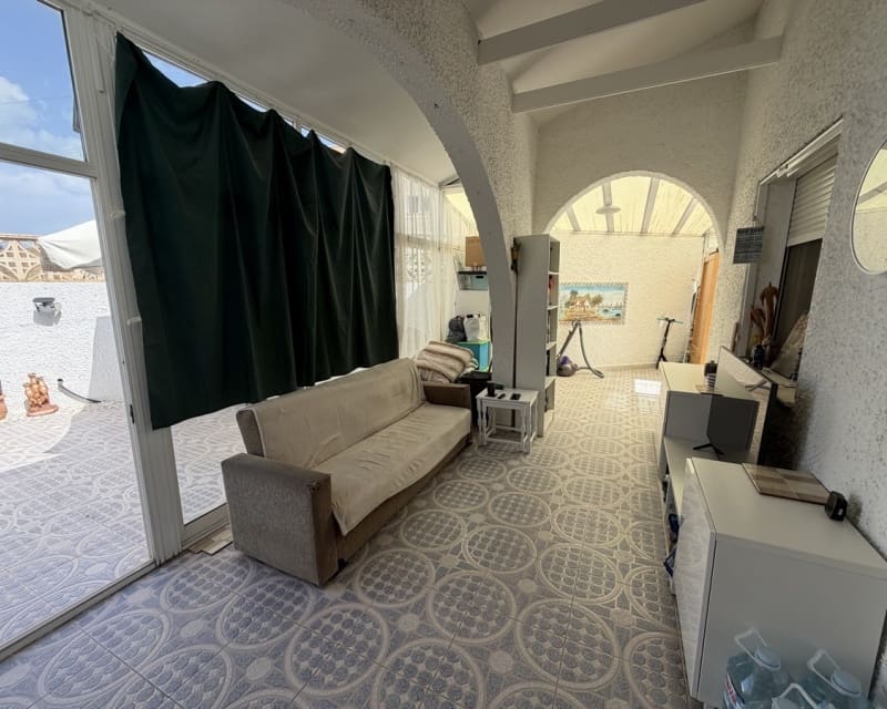 Casa de 2 habitaciones en Villamartin en venta - 219.995 € (Ref: 9802567)