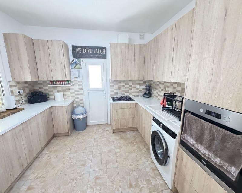 Casa de 2 habitaciones en Villamartin en venta - 219.995 € (Ref: 9802567)