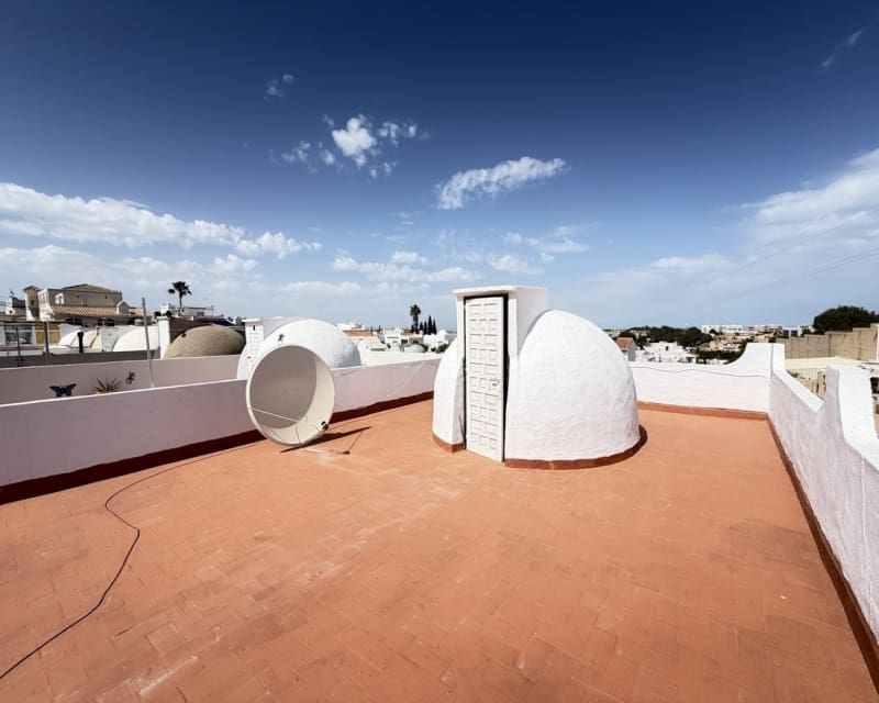 Casa de 2 habitaciones en Villamartin en venta - 219.995 € (Ref: 9802567)