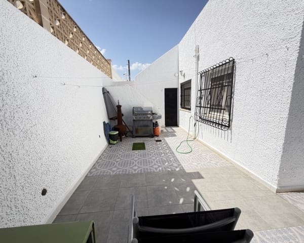 Casa de 2 habitaciones en Villamartin, Orihuela en venta - 219.995 € (Ref: 9802567)
