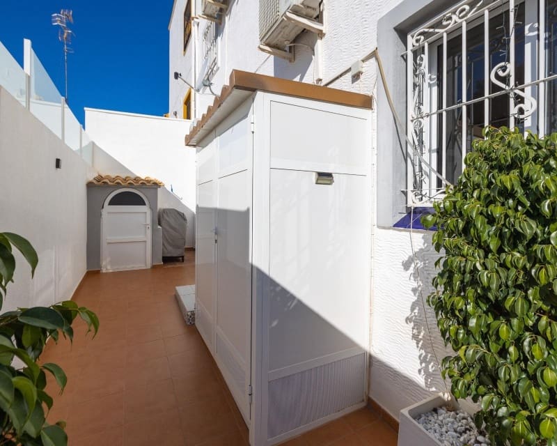 3 slaapkamer Villa te koop in Los Altos met zwembad - € 265.000 (Ref: 9802568)