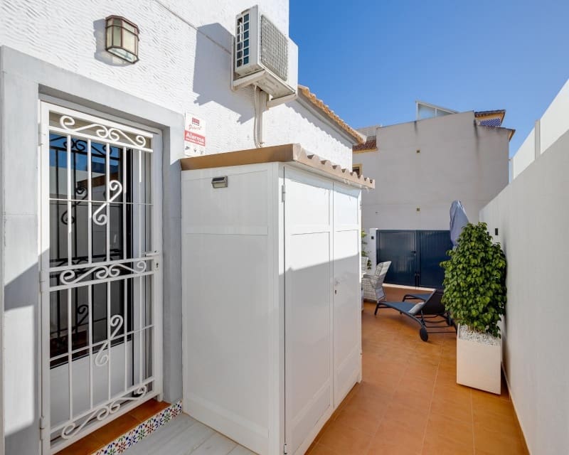 3 slaapkamer Villa te koop in Los Altos met zwembad - € 265.000 (Ref: 9802568)