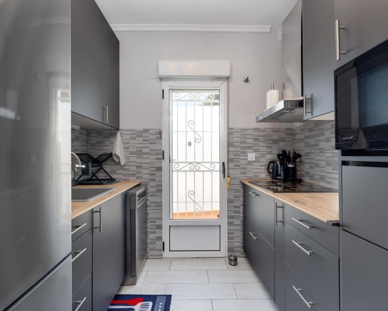 3 slaapkamer Villa te koop in Los Altos met zwembad - € 265.000 (Ref: 9802568)