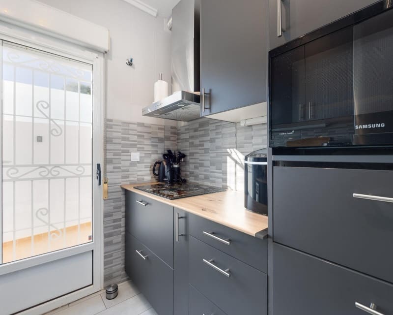 3 slaapkamer Villa te koop in Los Altos met zwembad - € 265.000 (Ref: 9802568)