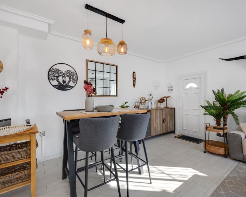 3 slaapkamer Villa te koop in Los Altos met zwembad - € 265.000 (Ref: 9802568)