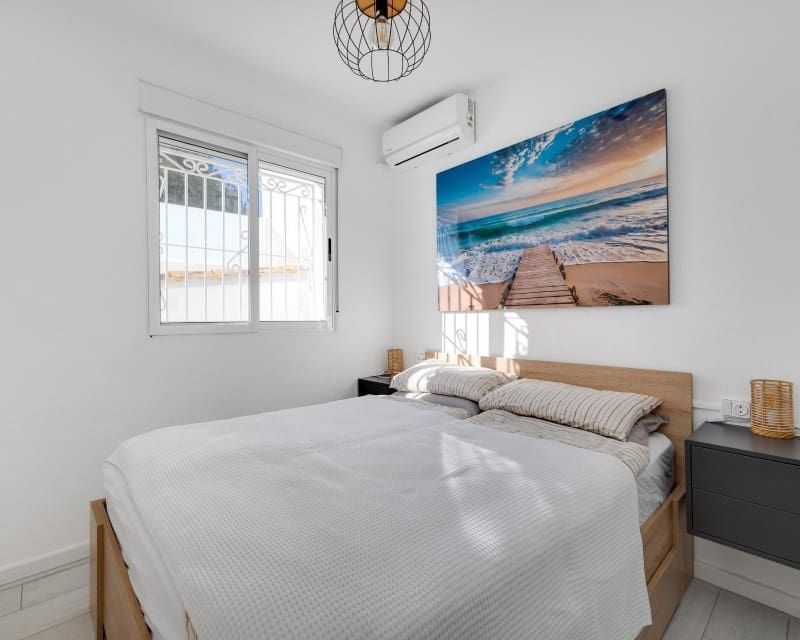 3 slaapkamer Villa te koop in Los Altos met zwembad - € 265.000 (Ref: 9802568)