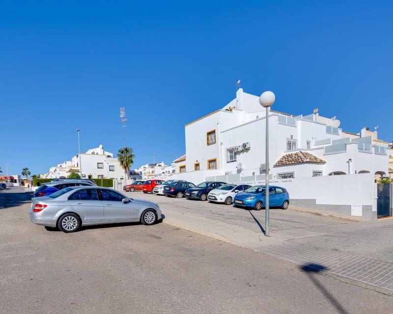 3 slaapkamer Villa te koop in Los Altos met zwembad - € 265.000 (Ref: 9802568)