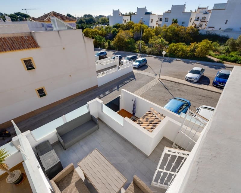 3 slaapkamer Villa te koop in Los Altos met zwembad - € 265.000 (Ref: 9802568)