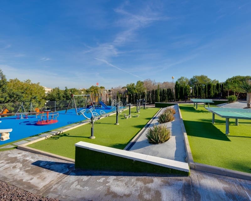 3 slaapkamer Villa te koop in Los Altos met zwembad - € 265.000 (Ref: 9802568)