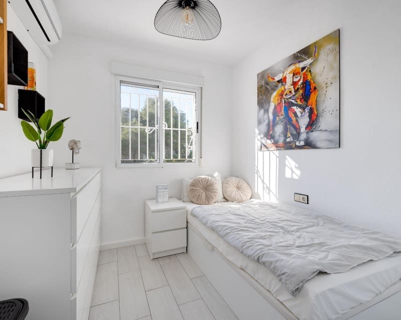 3 slaapkamer Villa te koop in Los Altos met zwembad - € 265.000 (Ref: 9802568)