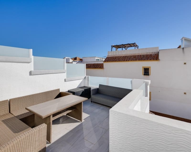 3 slaapkamer Villa te koop in Los Altos met zwembad - € 265.000 (Ref: 9802568)