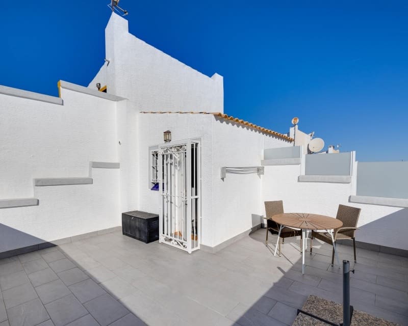 3 slaapkamer Villa te koop in Los Altos met zwembad - € 265.000 (Ref: 9802568)