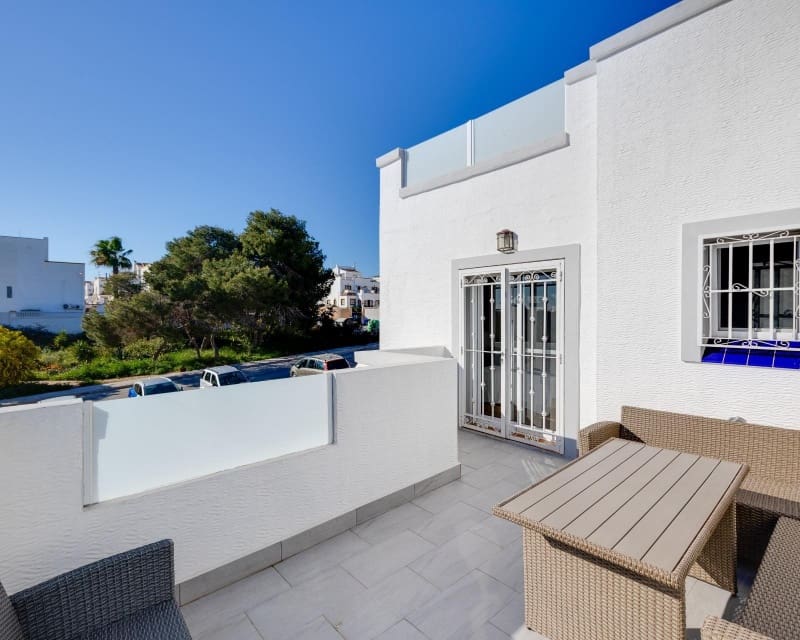 3 slaapkamer Villa te koop in Los Altos met zwembad - € 265.000 (Ref: 9802568)