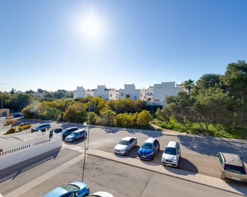 3 slaapkamer Villa te koop in Los Altos met zwembad - € 265.000 (Ref: 9802568)