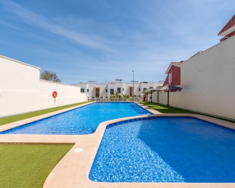 3 Zimmer Haus zu verkaufen in Villamartin mit Pool - 269.800 € (Ref: 9802571)