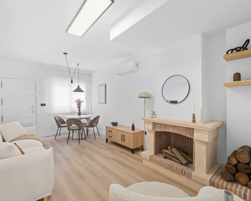 3 Zimmer Haus zu verkaufen in Villamartin mit Pool - 269.800 € (Ref: 9802571)