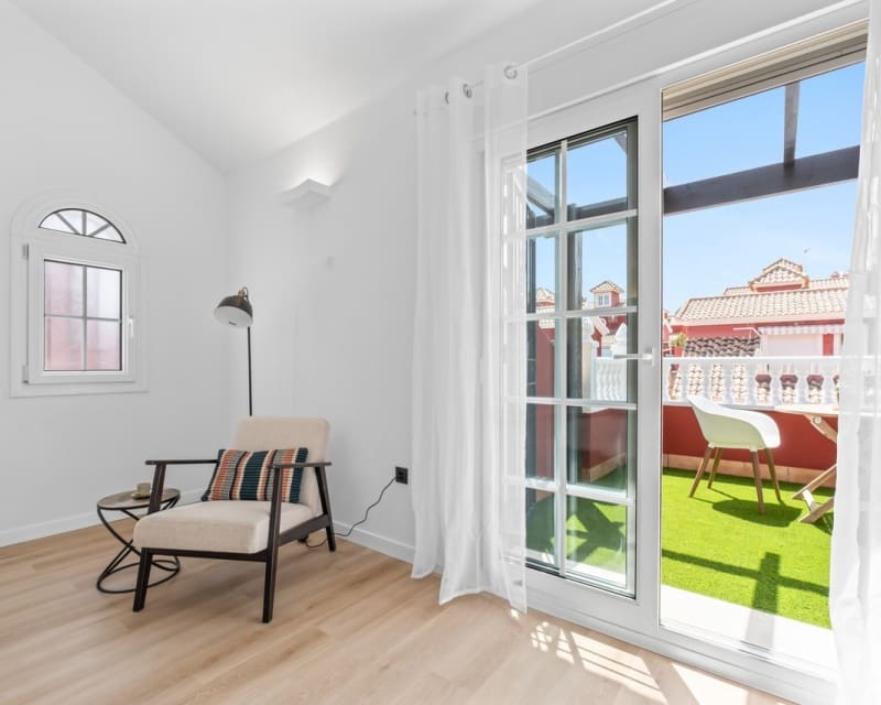 3 Zimmer Haus zu verkaufen in Villamartin mit Pool - 269.800 € (Ref: 9802571)