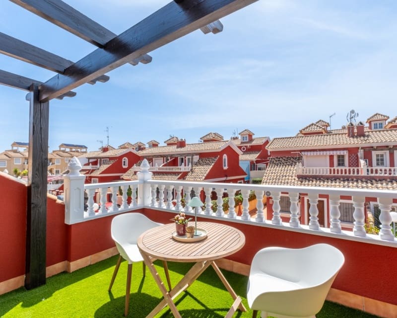 3 Zimmer Haus zu verkaufen in Villamartin mit Pool - 269.800 € (Ref: 9802571)