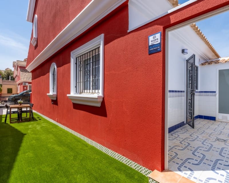 3 Zimmer Haus zu verkaufen in Villamartin mit Pool - 269.800 € (Ref: 9802571)