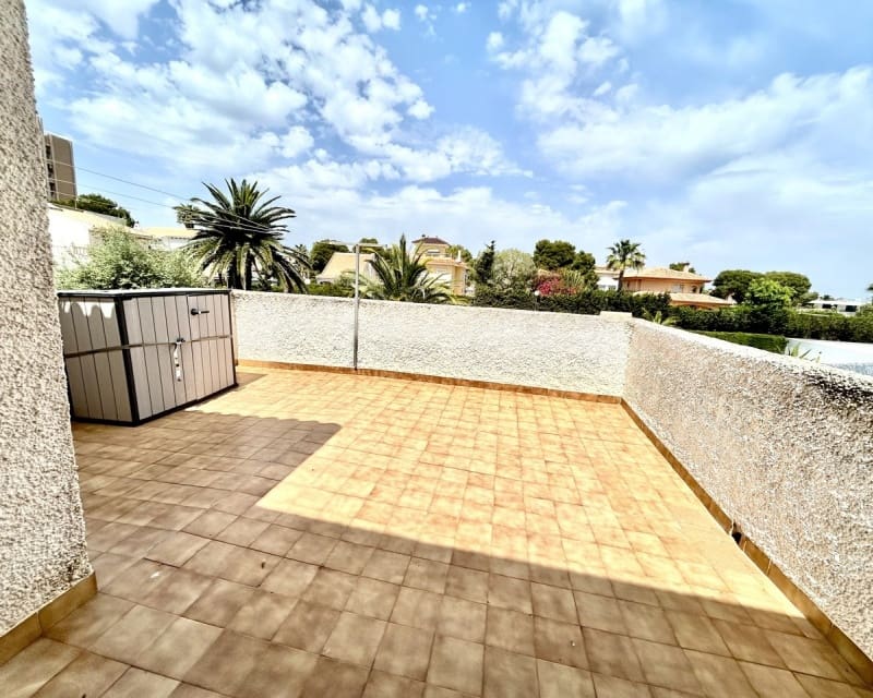 3 soveværelse Villa til salg i La Zenia med swimmingpool - € 630.000 (Ref: 9802572)