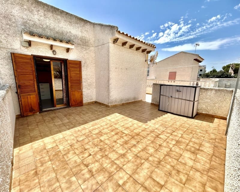 3 soveværelse Villa til salg i La Zenia med swimmingpool - € 630.000 (Ref: 9802572)