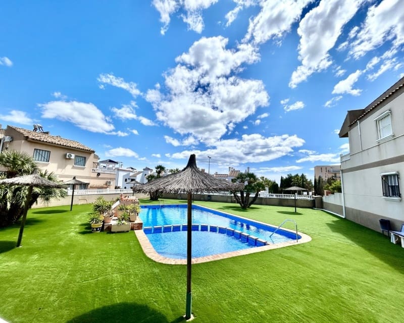 2 slaapkamer Appartement te koop in Villamartin met zwembad - € 159.950 (Ref: 9802573)