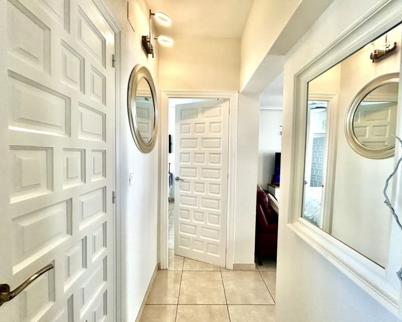 Chalet de 2 habitaciones en Villamartin en venta con piscina - 390.000 € (Ref: 9802575)