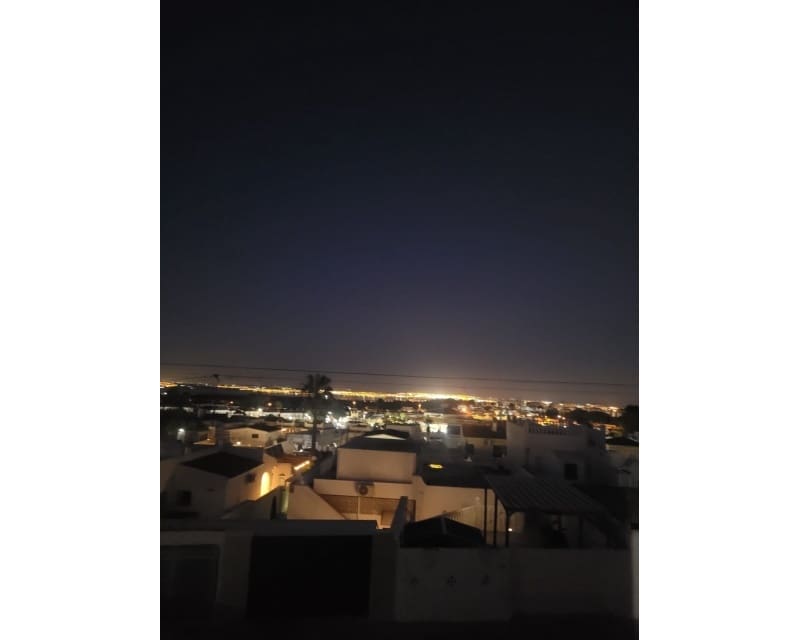 Chalet de 2 habitaciones en Villamartin en venta con piscina - 390.000 € (Ref: 9802575)