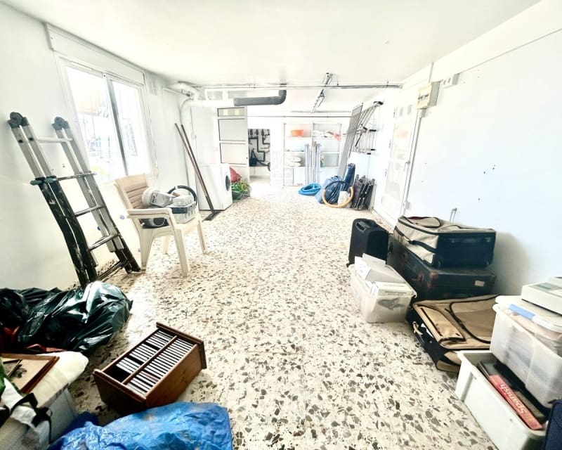 Chalet de 2 habitaciones en Villamartin en venta con piscina - 390.000 € (Ref: 9802575)