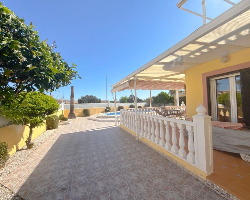 3 sovrum Villa till salu i Cabo Roig med pool - 344 950 € (Ref: 9802760)