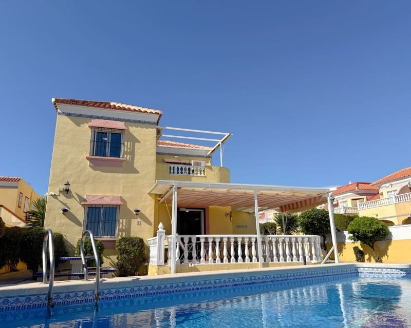 3 sovrum Villa till salu i Cabo Roig med pool - 344 950 € (Ref: 9802760)