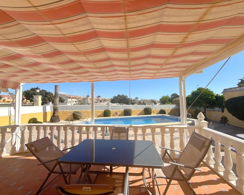 3 sovrum Villa till salu i Cabo Roig med pool - 344 950 € (Ref: 9802760)