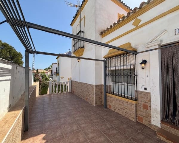 4 slaapkamer Villa te koop in Los Altos met zwembad - € 179.500 (Ref: 9802761)