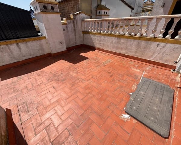 4 slaapkamer Villa te koop in Los Altos met zwembad - € 179.500 (Ref: 9802761)