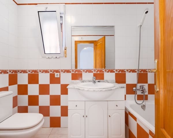 Apartamento de 2 habitaciones en Playa Flamenca, Orihuela en venta con piscina - 129.900 € (Ref: 9802762)